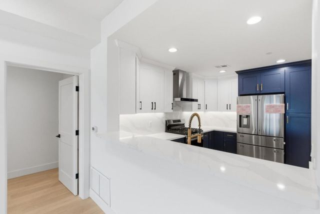 560 El Camino Real 207, San Carlos, CA 94070