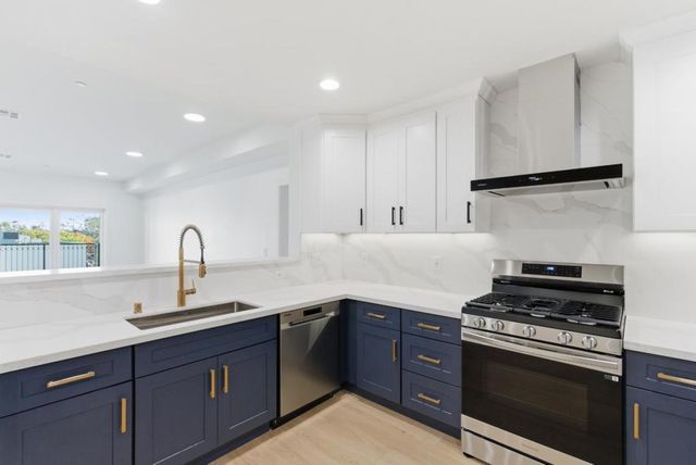 560 El Camino Real 207, San Carlos, CA 94070