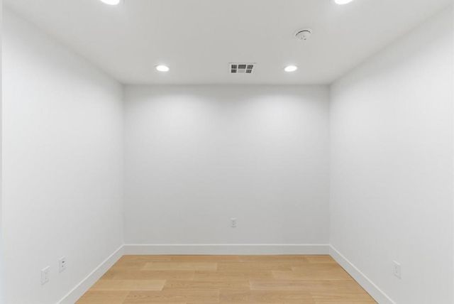 560 El Camino Real 207, San Carlos, CA 94070