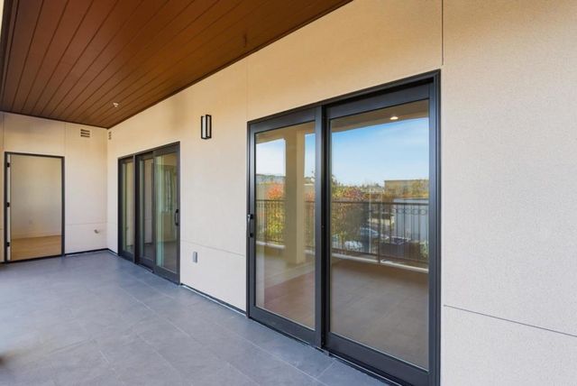 560 El Camino Real 207, San Carlos, CA 94070