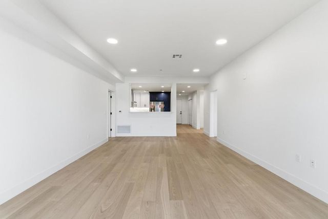 560 El Camino Real 207, San Carlos, CA 94070