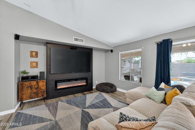 2174 S STUART Avenue, Gilbert, AZ 85295