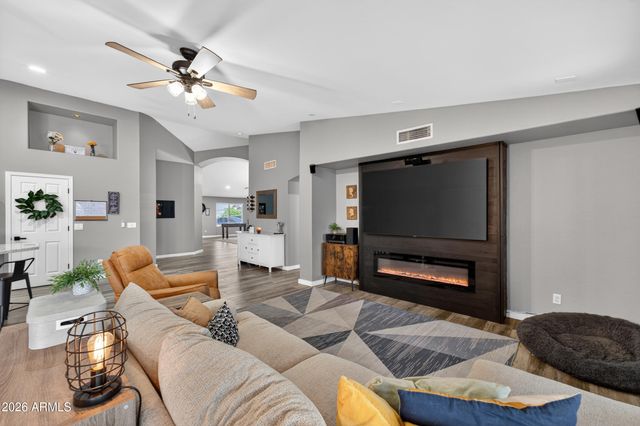 2174 S STUART Avenue, Gilbert, AZ 85295