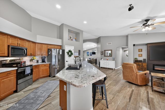 2174 S STUART Avenue, Gilbert, AZ 85295