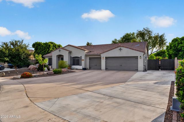 2174 S STUART Avenue, Gilbert, AZ 85295