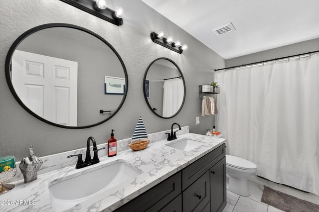 2174 S STUART Avenue, Gilbert, AZ 85295