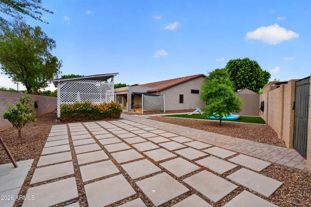 2174 S STUART Avenue, Gilbert, AZ 85295