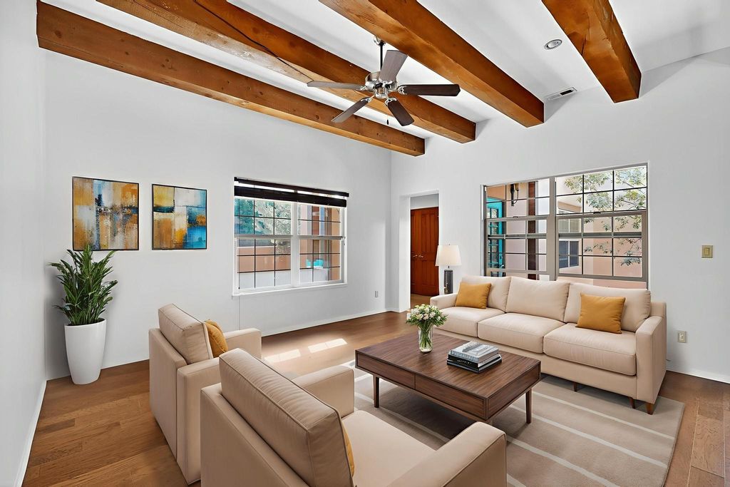 9 New Village Avenue, Santa Fe, NM 87508