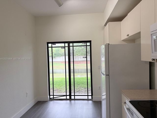 3585 NE 5th St 102, Homestead, FL 33033