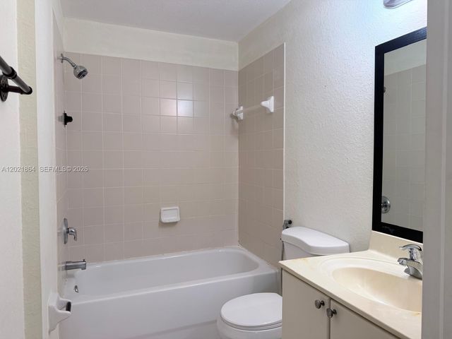3585 NE 5th St 102, Homestead, FL 33033