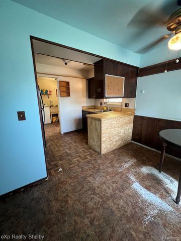 19833 Macel Street, Roseville, MI 48066
