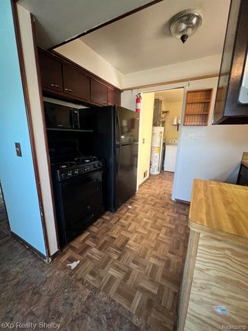 19833 Macel Street, Roseville, MI 48066