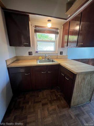 19833 Macel Street, Roseville, MI 48066