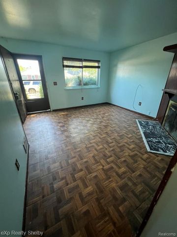 19833 Macel Street, Roseville, MI 48066