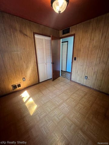 19833 Macel Street, Roseville, MI 48066