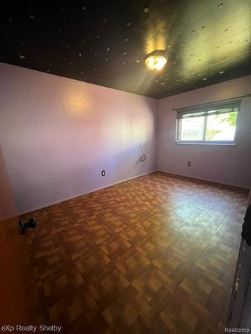 19833 Macel Street, Roseville, MI 48066