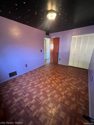 19833 Macel Street, Roseville, MI 48066