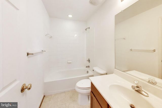 43 GLOBE ST, Martinsburg, WV 25404
