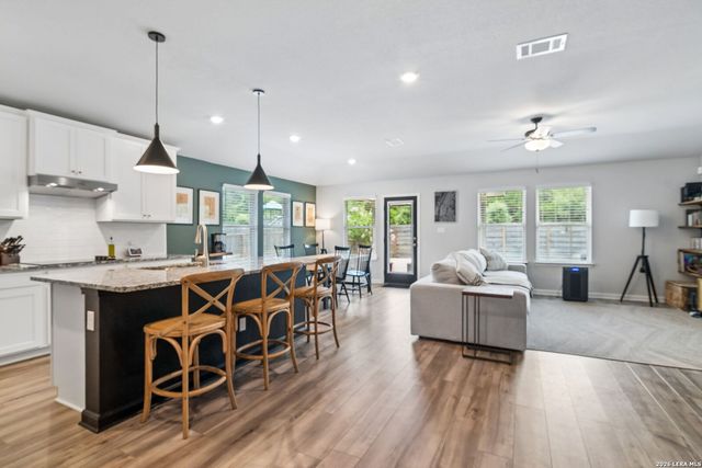 10738 YELLOWTAIL BLVD, Boerne, TX 78006