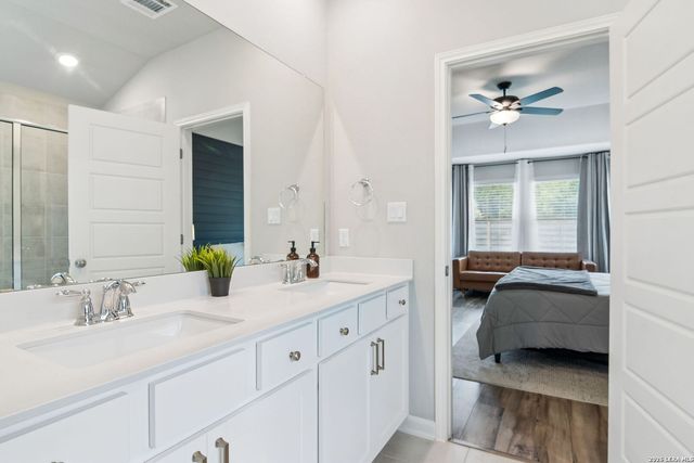10738 YELLOWTAIL BLVD, Boerne, TX 78006