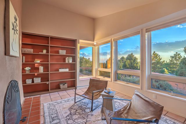 626 Black Hawk Drive NE, Albuquerque, NM 87122
