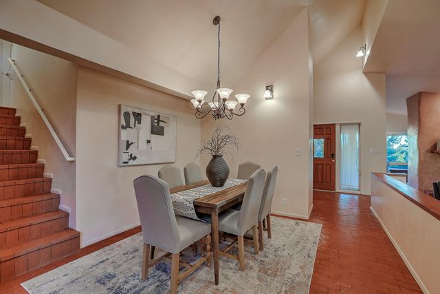 626 Black Hawk Drive NE, Albuquerque, NM 87122