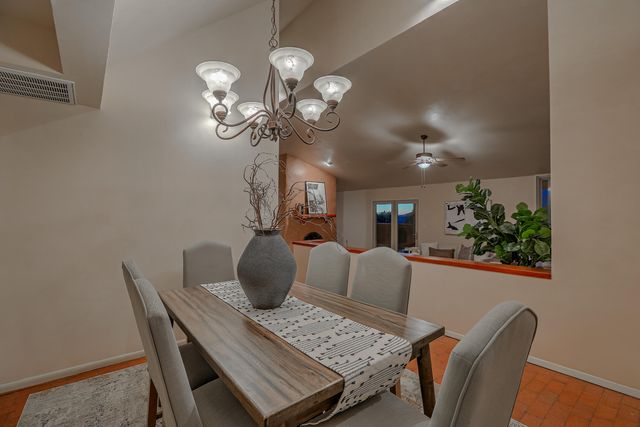 626 Black Hawk Drive NE, Albuquerque, NM 87122