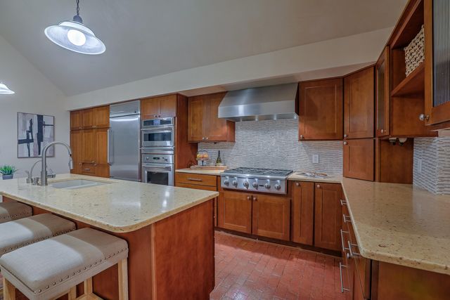 626 Black Hawk Drive NE, Albuquerque, NM 87122