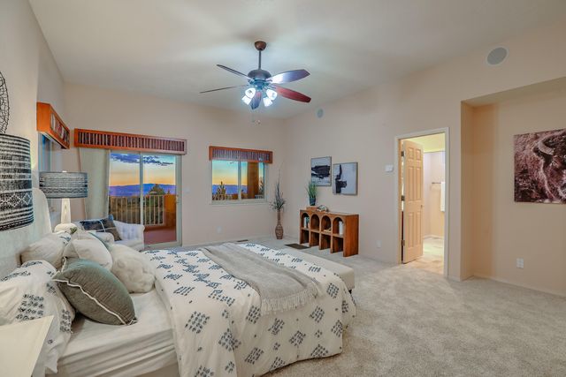 626 Black Hawk Drive NE, Albuquerque, NM 87122