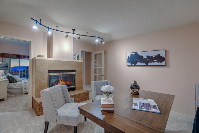 626 Black Hawk Drive NE, Albuquerque, NM 87122
