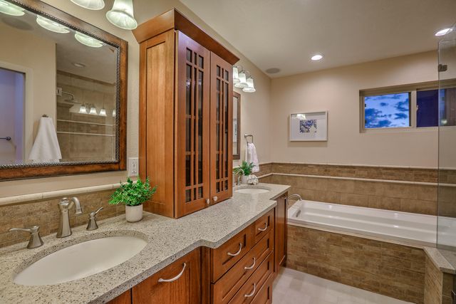 626 Black Hawk Drive NE, Albuquerque, NM 87122