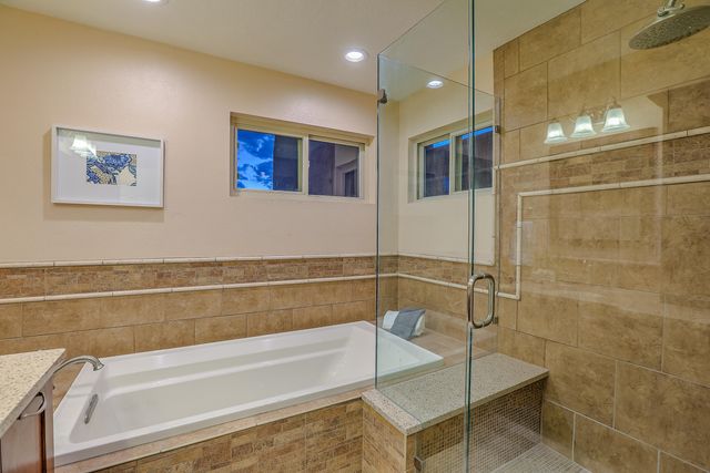 626 Black Hawk Drive NE, Albuquerque, NM 87122