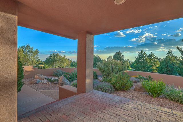 626 Black Hawk Drive NE, Albuquerque, NM 87122