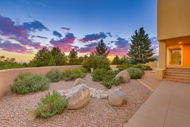 626 Black Hawk Drive NE, Albuquerque, NM 87122