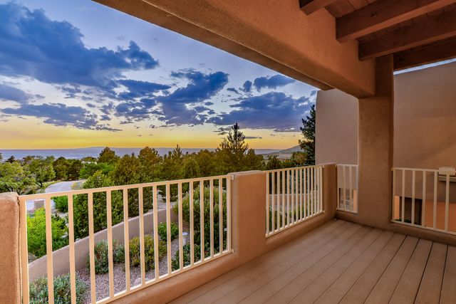 626 Black Hawk Drive NE, Albuquerque, NM 87122