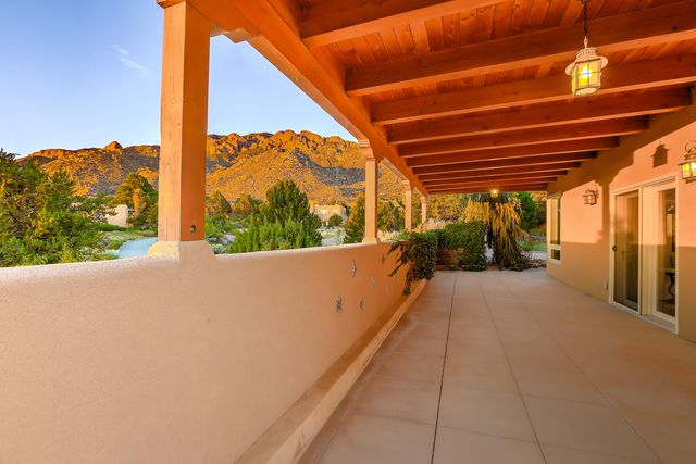 626 Black Hawk Drive NE, Albuquerque, NM 87122