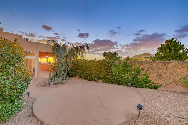 626 Black Hawk Drive NE, Albuquerque, NM 87122