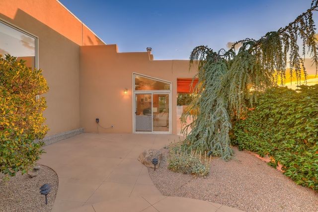626 Black Hawk Drive NE, Albuquerque, NM 87122