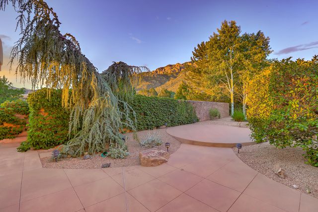 626 Black Hawk Drive NE, Albuquerque, NM 87122