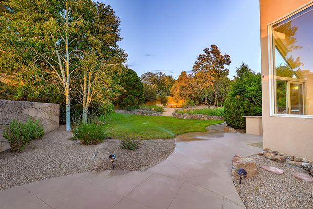 626 Black Hawk Drive NE, Albuquerque, NM 87122