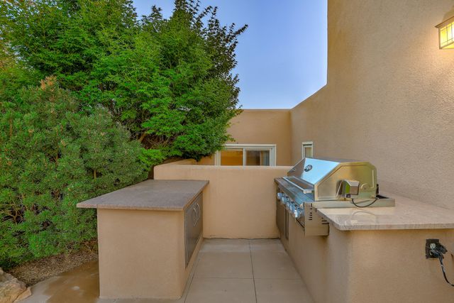 626 Black Hawk Drive NE, Albuquerque, NM 87122