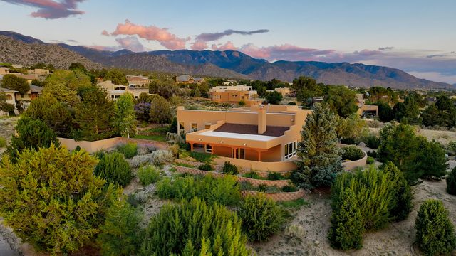 626 Black Hawk Drive NE, Albuquerque, NM 87122