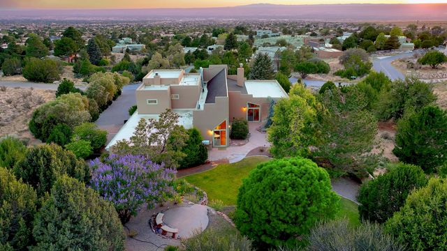 626 Black Hawk Drive NE, Albuquerque, NM 87122