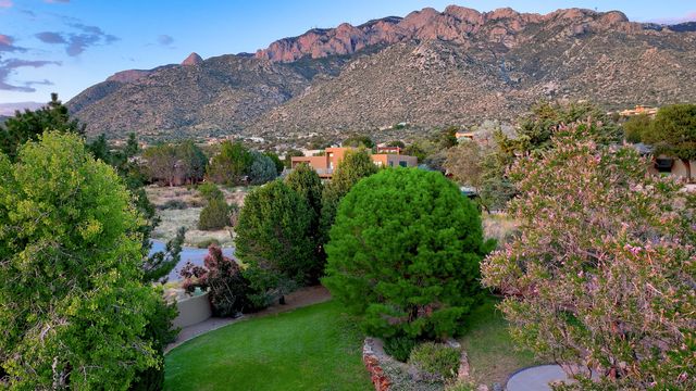 626 Black Hawk Drive NE, Albuquerque, NM 87122