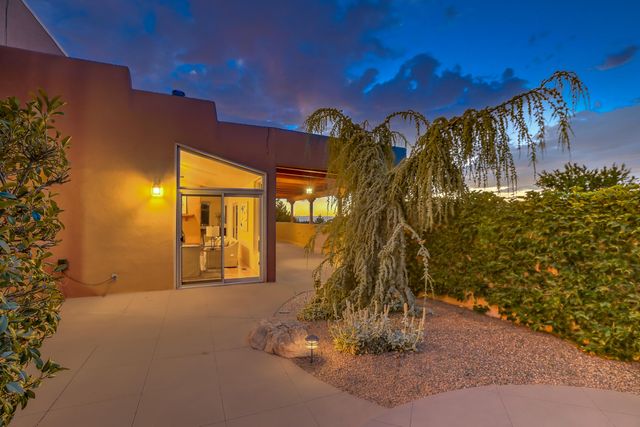 626 Black Hawk Drive NE, Albuquerque, NM 87122