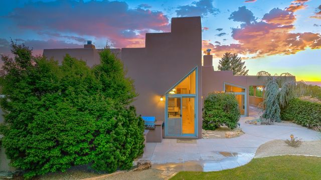 626 Black Hawk Drive NE, Albuquerque, NM 87122