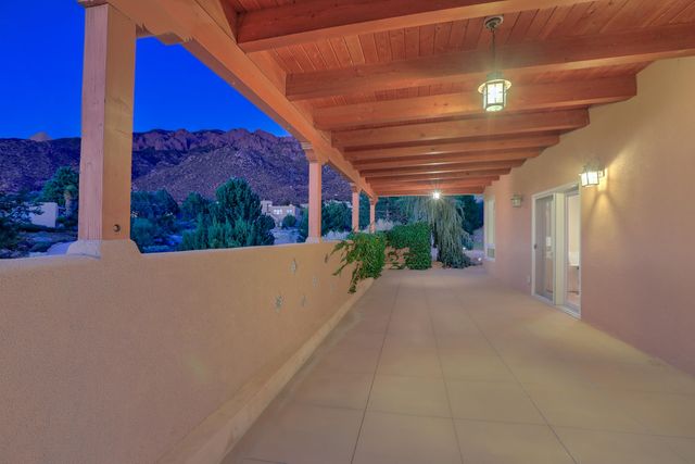 626 Black Hawk Drive NE, Albuquerque, NM 87122