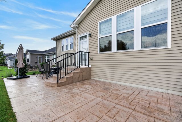 2861 Briargate Drive, Lindenhurst, IL 60046