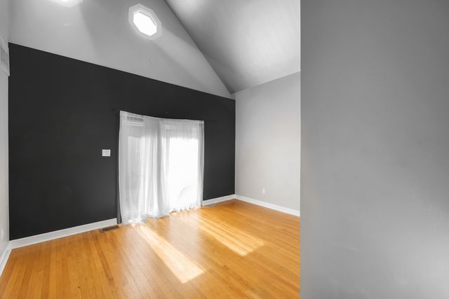 3844 S Artesian Avenue, Chicago, IL 60632