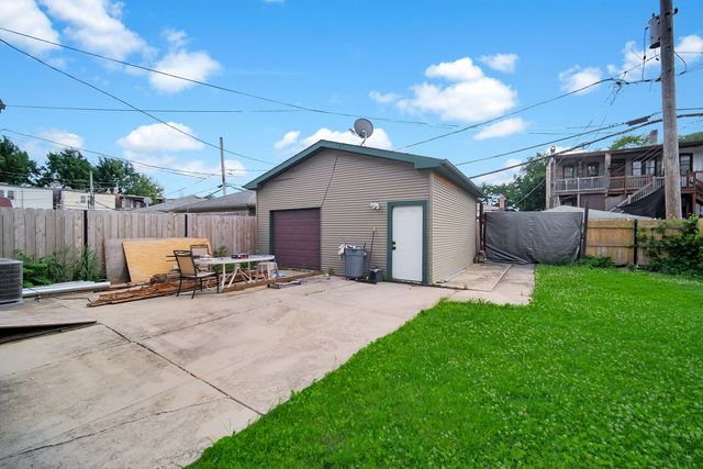 3844 S Artesian Avenue, Chicago, IL 60632